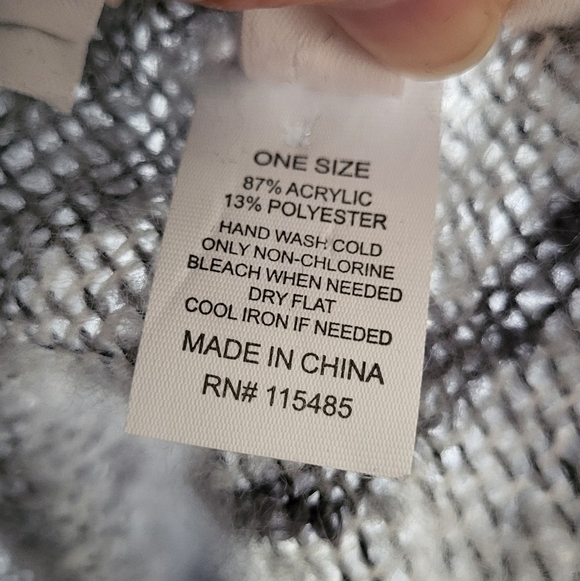 LC Lauren Conrad Soft Plaid Lightweight Fringe Shawl - Picture 7 of 8